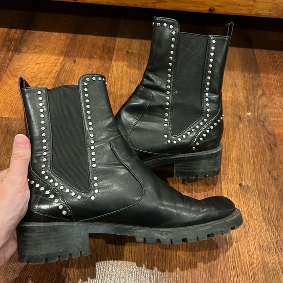 Womans Zara Trafaluc Pull On Ankle Boots 6.5 / 7 Black Stud Accents Chunky Heel - Picture 1 of 8